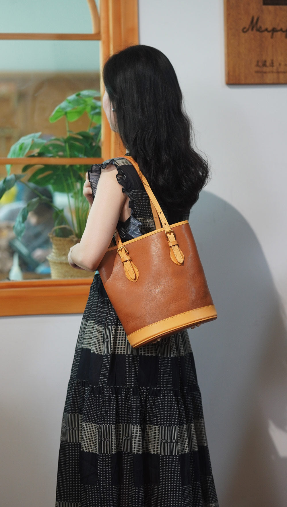 Medieval bucket bag