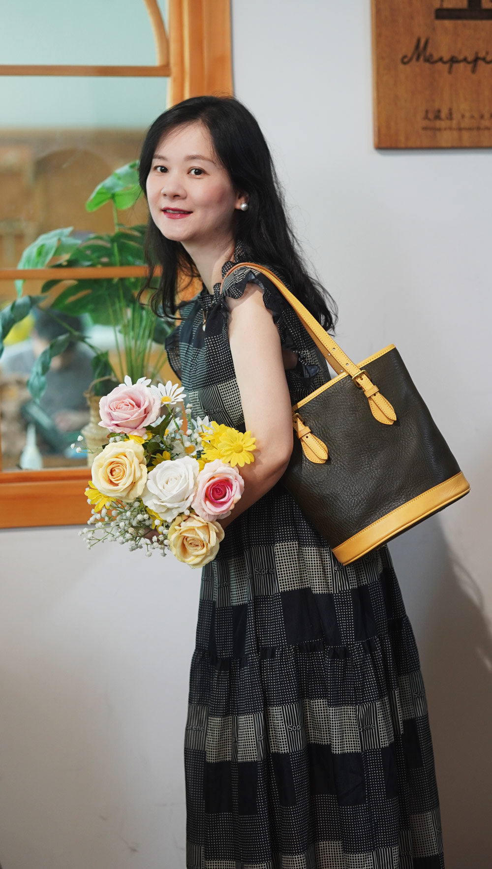 Medieval bucket bag