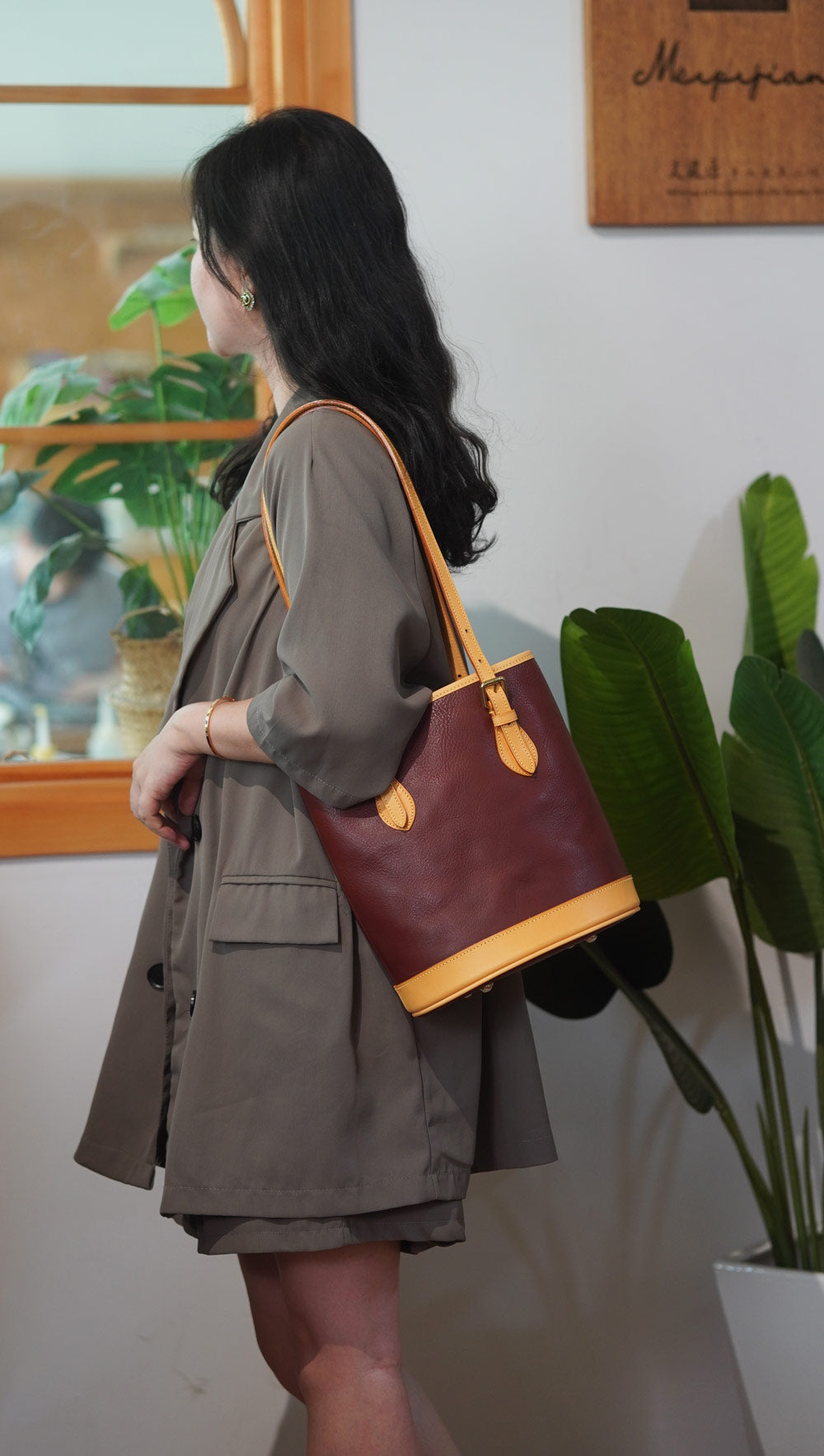 Medieval bucket bag