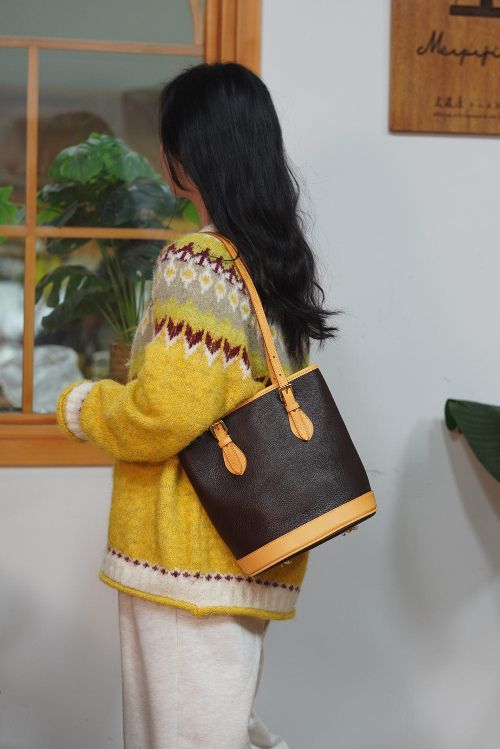 Medieval bucket bag